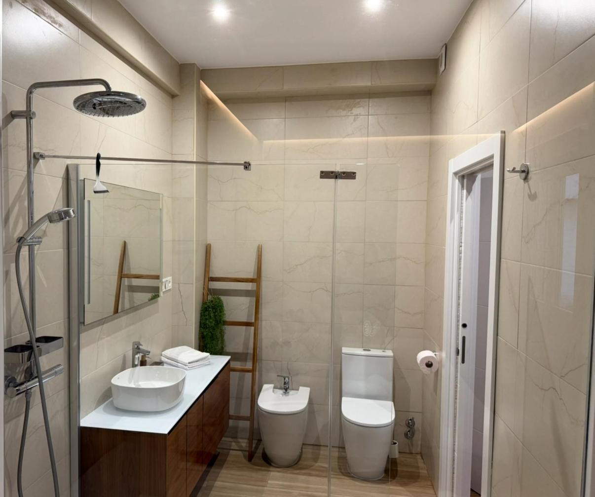 Apartamento Nuevo Lujoso Suites Centro Bilbao Wifi ,Parking Gratis Exterior photo